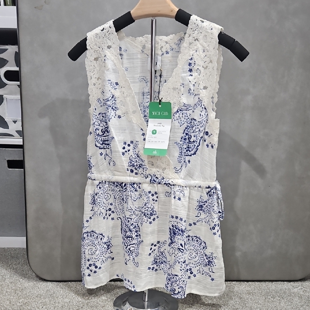 CAbi White Blouse top with Blue Paisley Floral & Lace Accents New w Tags size SM